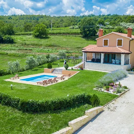 Villa Superb In With Private Pool Karojba