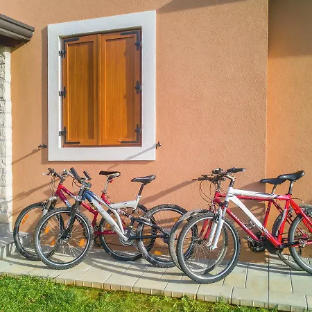 Superb In With Private Pool * Karojba